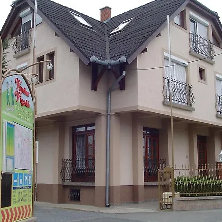 Panzió Vándor Vigadó 3*